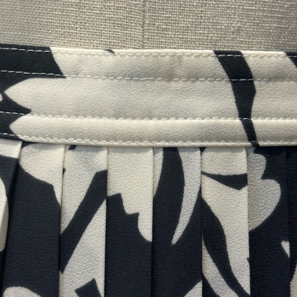 J Crew Pleated Midi Skirt - Picture 3 of 10